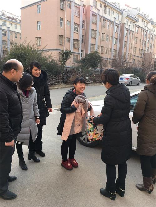 ͼΪ�����ܾ����м���