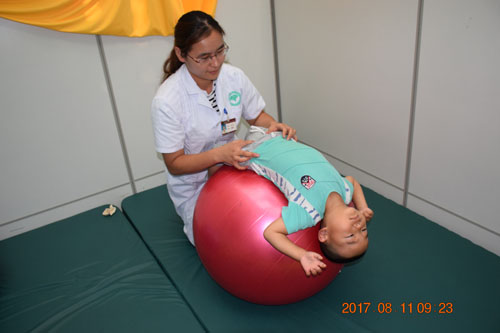 ͼΪ��̱��ͯ��������ʦ�ņ��ڰ�����̱��ͯ����ptѵ��